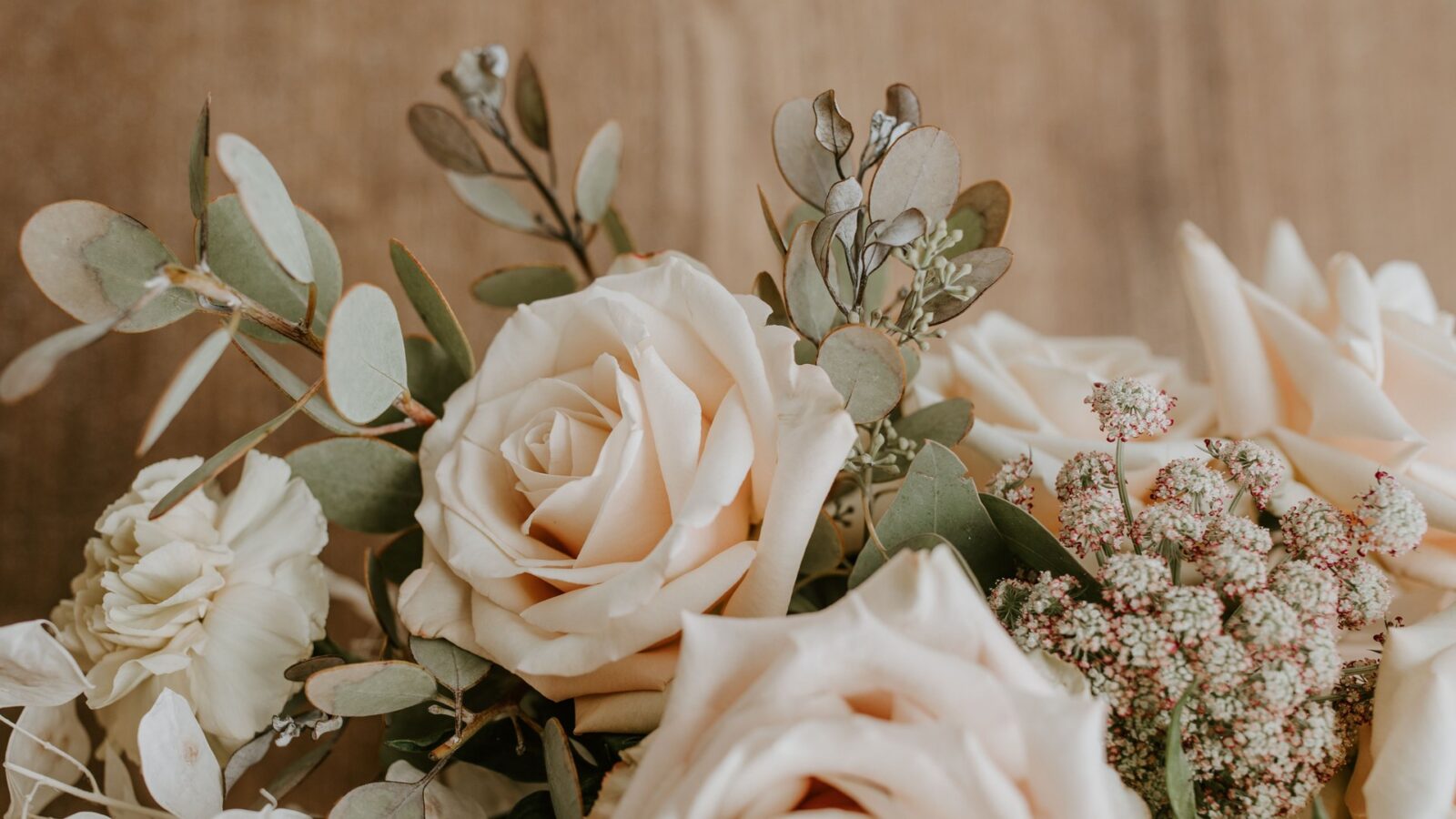 Elfenbeinhochzeit (14. Hochzeitstag): Bedeutung, Bräuche, Geschenke